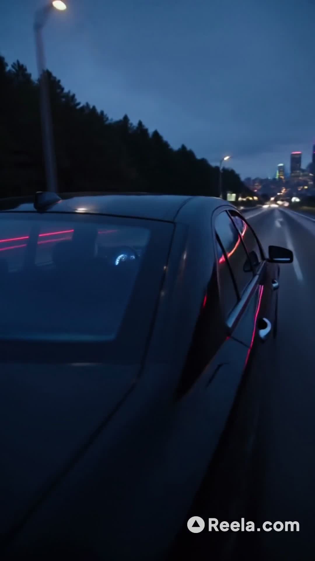 深夜的新街口，谁在车里...？